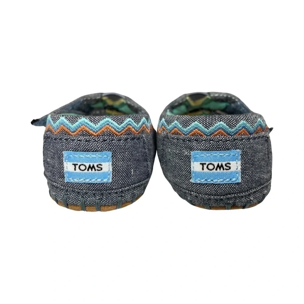 TOMS Baby Moccasins Size 2 Infant Toddler Blue Chambray Embroidered